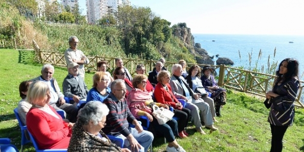 Yaşlı Evi Türk Sanat Müziği Korosu İlk Çalişmasini Yaptı