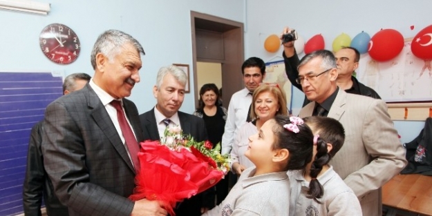 Başkan Karalar, Şükran Çobanoğlu İlkokulu’nu Ziyaret Etti