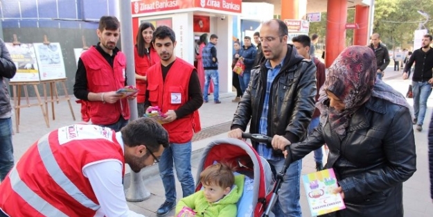 Kahramanmaraş’ta Kızılay Resim Sergisi Açıldı