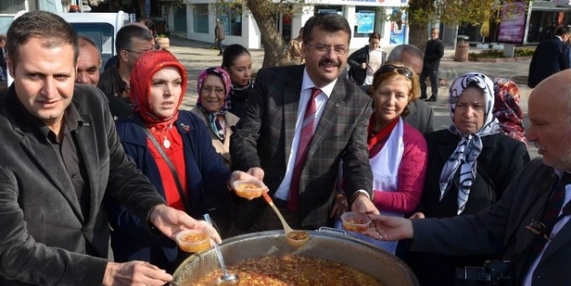 Bandırma Mhp’den Folklor Gösterili Aşure Hayrı