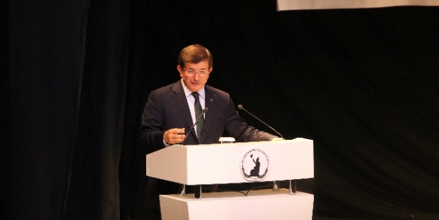 Davutoğlu "Biz her yere edep ile geliriz kibir ile değil"