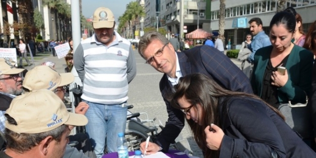 Engellilerin Eylemine Şenocak’tan Destek