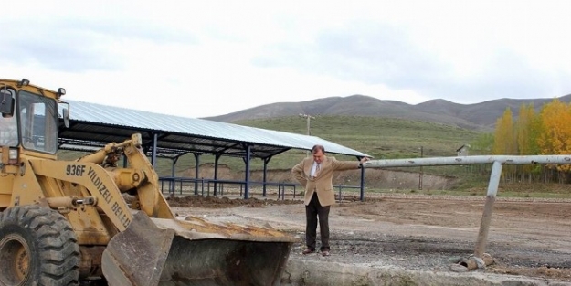 Yıldızeli Hayvan Pazarı Çalişmalarinda Sona Gelindi