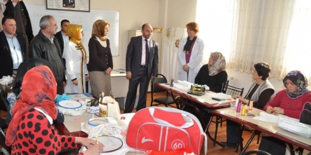 Başkan Üzülmez, Kursiyerleri Ziyaret Etti