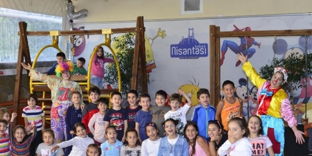 Hafta Sonlarını İple Çekiyorlar