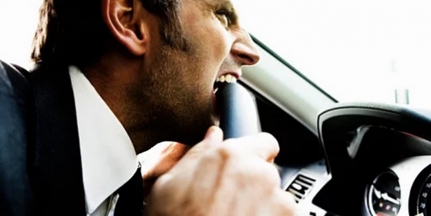 Eşinizi trafikte seçin