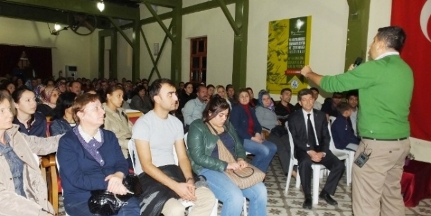 Aile Ve Okulda İletişim Konferansına Yoğun İlgi