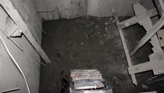 Asansör boşluğu hayatına mal oldu!