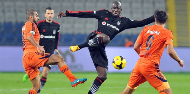 Demba Ba:Benim tavuk bacaklarım var