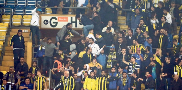 Fenerbahçeli futbolcular o taraftarları yaktı!