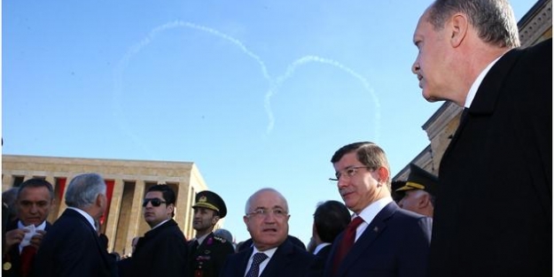 Cumhurbaşkanı Erdoğan'a Anıtkabir'de protesto!
