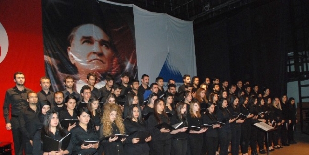 Atatürk’ün Sevdiği Şarkilar Seslendirildi