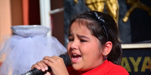 Atatürk Sevgisi Ağlattı