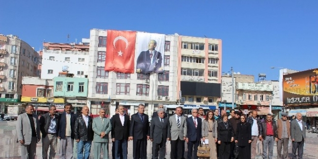 Kilis’te Add İle Chp Alternatif Çelenk Sunma Töreni