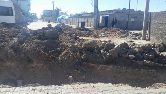 PKK hendek kazdı, polisle çatıştı