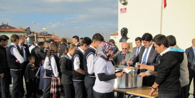 Anadolu Lisesi’nde Aşure Etkinliği