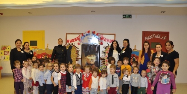 Miniklerden Atatürk Konulu Resim Sergisi