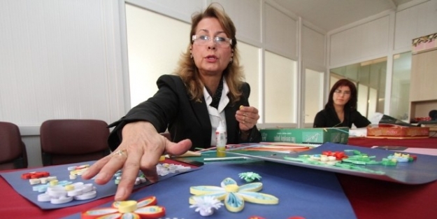 Gaziemirli Kadınlara Renkli Uğraş