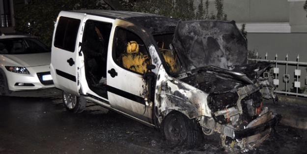 3 araç daha kundaklandı!