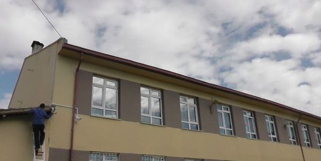 Kermesin Geliriyle Güvenlik Kamerası Aldılar