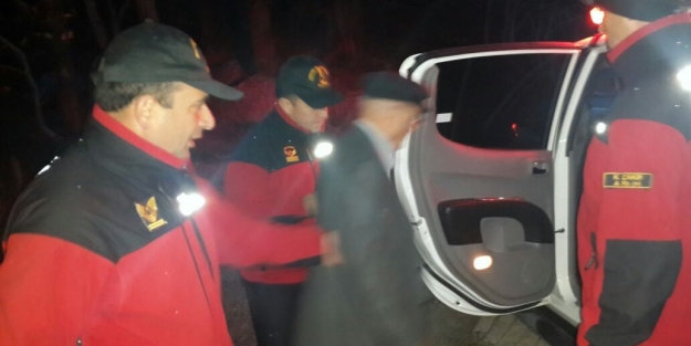 Uludağ'da kaybolan şahsı jandarma kurtardı!