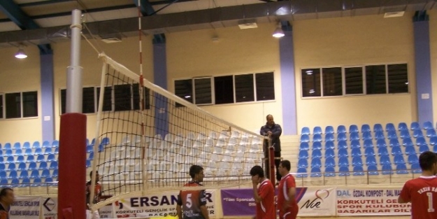 Korkuteli’nde Öğretmenler Günü Voleybol Turnuvası Başladı