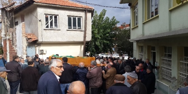 Namaz Kılmak İçin Girdiği Odasında Hayatını Kaybetti