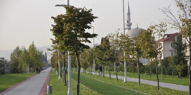 Kartepe’de Akıllı Bisiklet İstasyonu’nda Montaj Çalişmasi Başladı