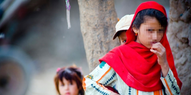 Suriyeli kız çocuklar tecavüze uğramasın diye...