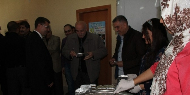 Atatürk Üniversitesi’nde Öğrenim Gören Yabancı Uyruklu Öğrencilere Aşure İkraminda Bulunuldu