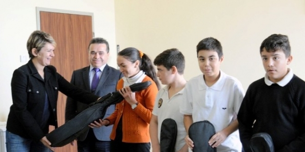 "zeytin Çekirdekleri"nden Gitar