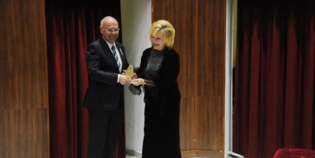 Piyanist Gülsin Onay’dan Tekirdağlılara Resital