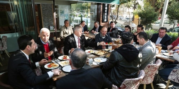 Başkan Tok, Esnaf İle Bir Araya Geldi