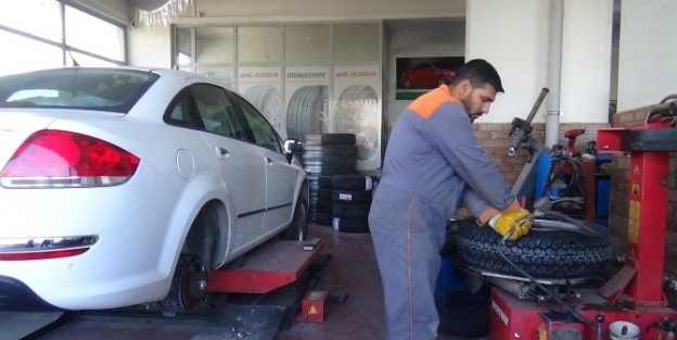 Kar Lastiği Olmayan Araçlar Yola Devam Edemeyecek