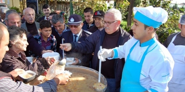 Çaycuma Belediyesi’nden Aşure Etkinliği