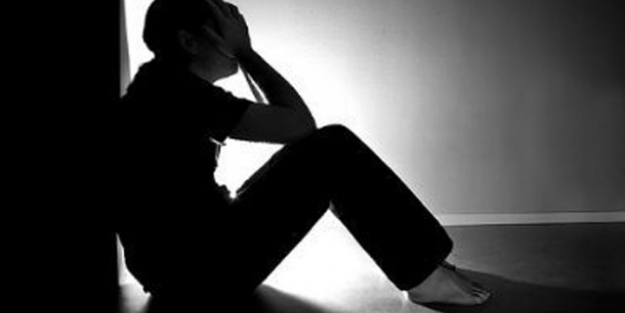 Kardeşine tecavüz edilirken gözcü oldu!