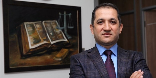 Gediz’li Profesör Kentsel Dönüşüm’ün Kitabını Yazdı