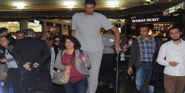 Sultan Kösen Guinness kutlamalarına gitti