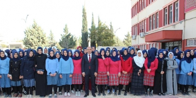 Belediye Başkanı Kara, Kız İmam Hatip Lisesini Ziyaret Etti