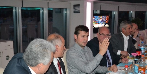 Çerkezköy Belediye Başkanı Vahap Akay, Muhtarların Sıkıntılarını Dinledi