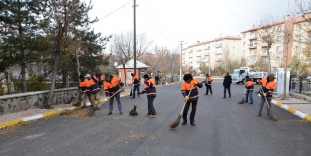 Palandöken’de Sonbahar Temizliği Sürüyor
