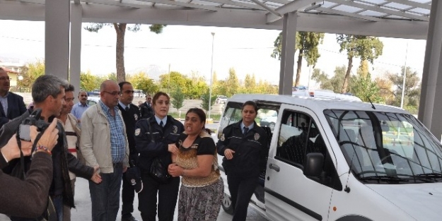 22 Yıl Hapis Cezasıyla Aranan Kadın Polislere Zor Anlar Yaşattı