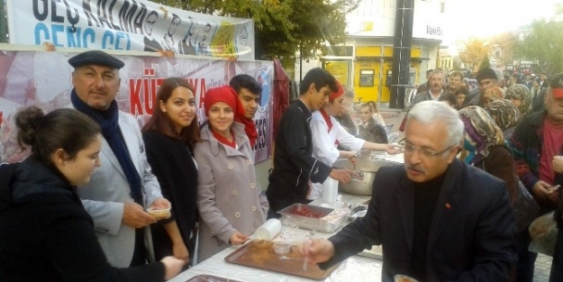 Öğrencilerden Halka Aşure