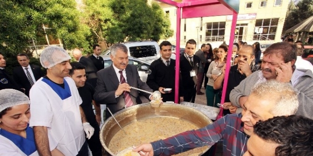 20 Bin Kişilik Aşure Dağıtıldı