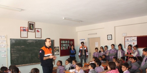 Afad, Hasan Sünnüoğlu Ortaokulu’nda Deprem Tatbikatı