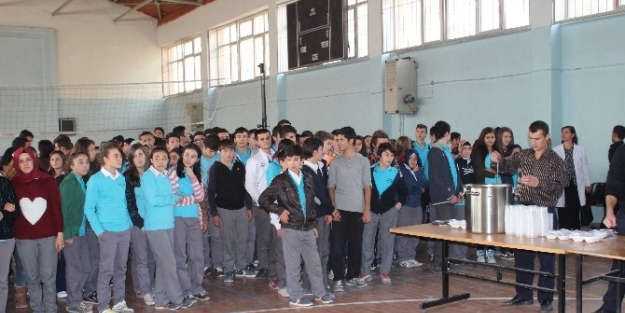 Tavşanlı Cumhuriyet Lisesi’nde Aşure Günü