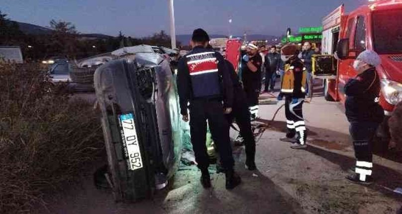 Bursa'da takla atan otomobil hurdaya döndü