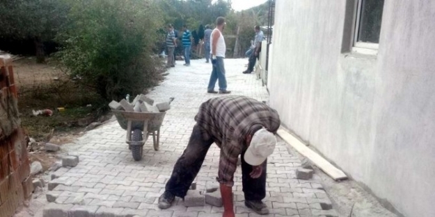 Karadere’ye Kanalizasyon Ve Parke Taşı