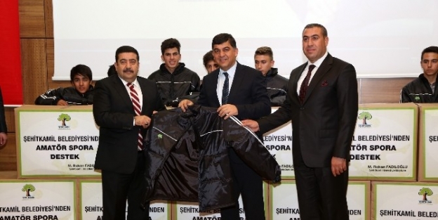 Şehitkamil’den Amatör Spor Kulüplerine Büyük Destek