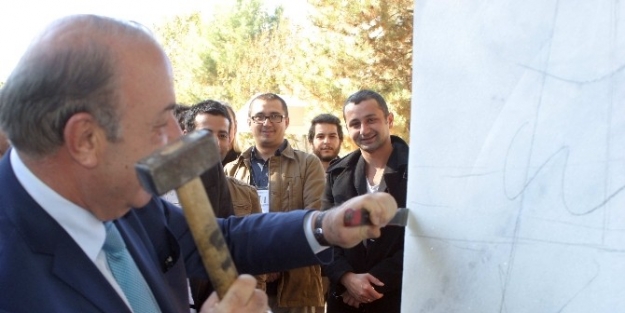 Gaün’de Uluslararası Taş Heykel Sempozyumu